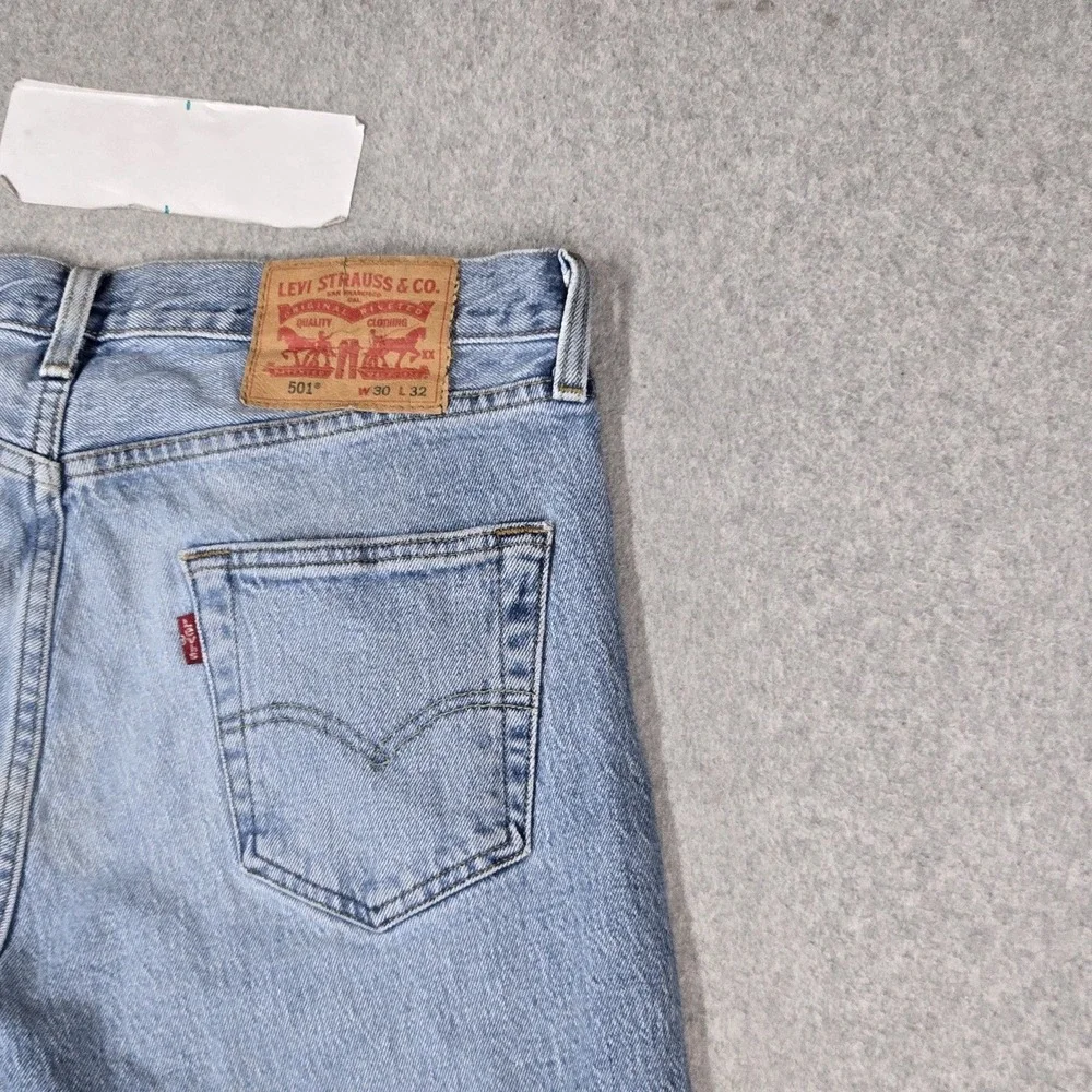 Levi's 501 Men Jeans 30X32 Light Blue Denim Original Fit Straight Leg 30
